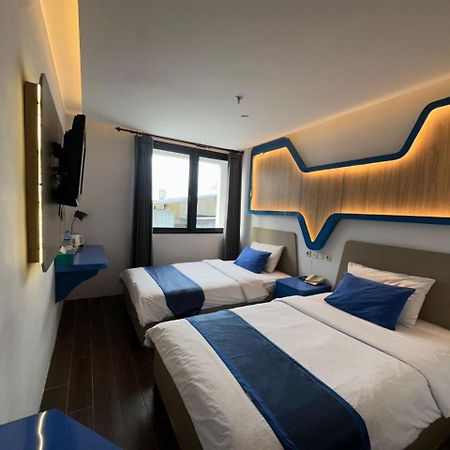 Golden Palace Hotel Batu Merah Zewnętrze zdjęcie