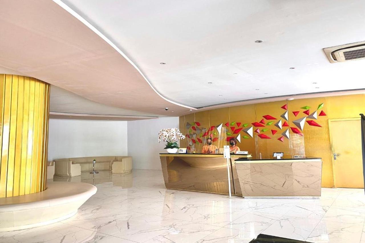 Golden Palace Hotel Batu Merah Zewnętrze zdjęcie