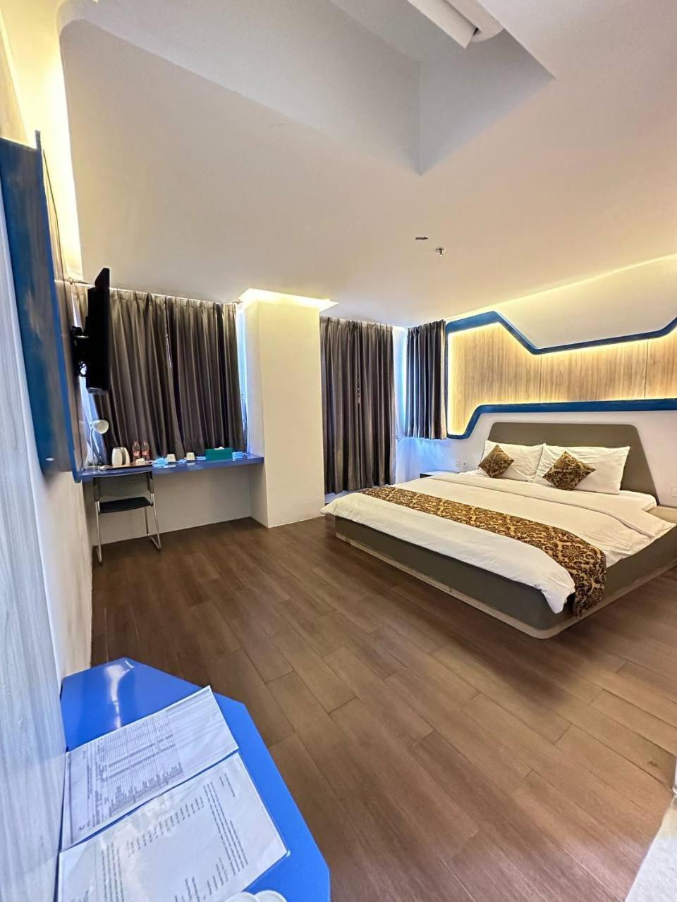 Golden Palace Hotel Batu Merah Zewnętrze zdjęcie